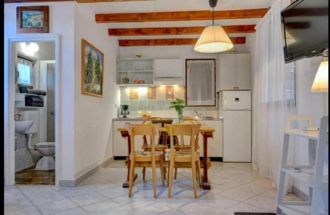 Mandulera Villa Перой Екстериор снимка